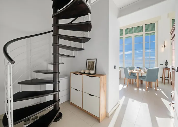 Le Lumina Front De Clim Apartment *