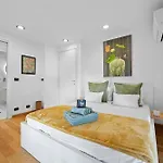 Le Lumina Front De Clim Apartment